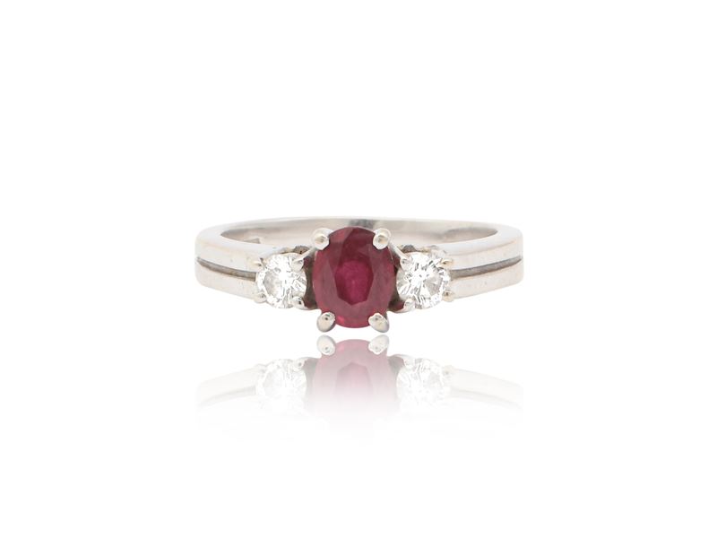 Anello in Oro Bianco con Diamanti Rubino