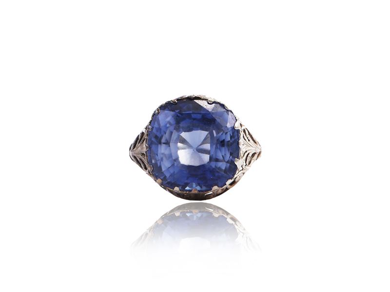 Anello in Oro Bianco con Zaffiro Sintetico