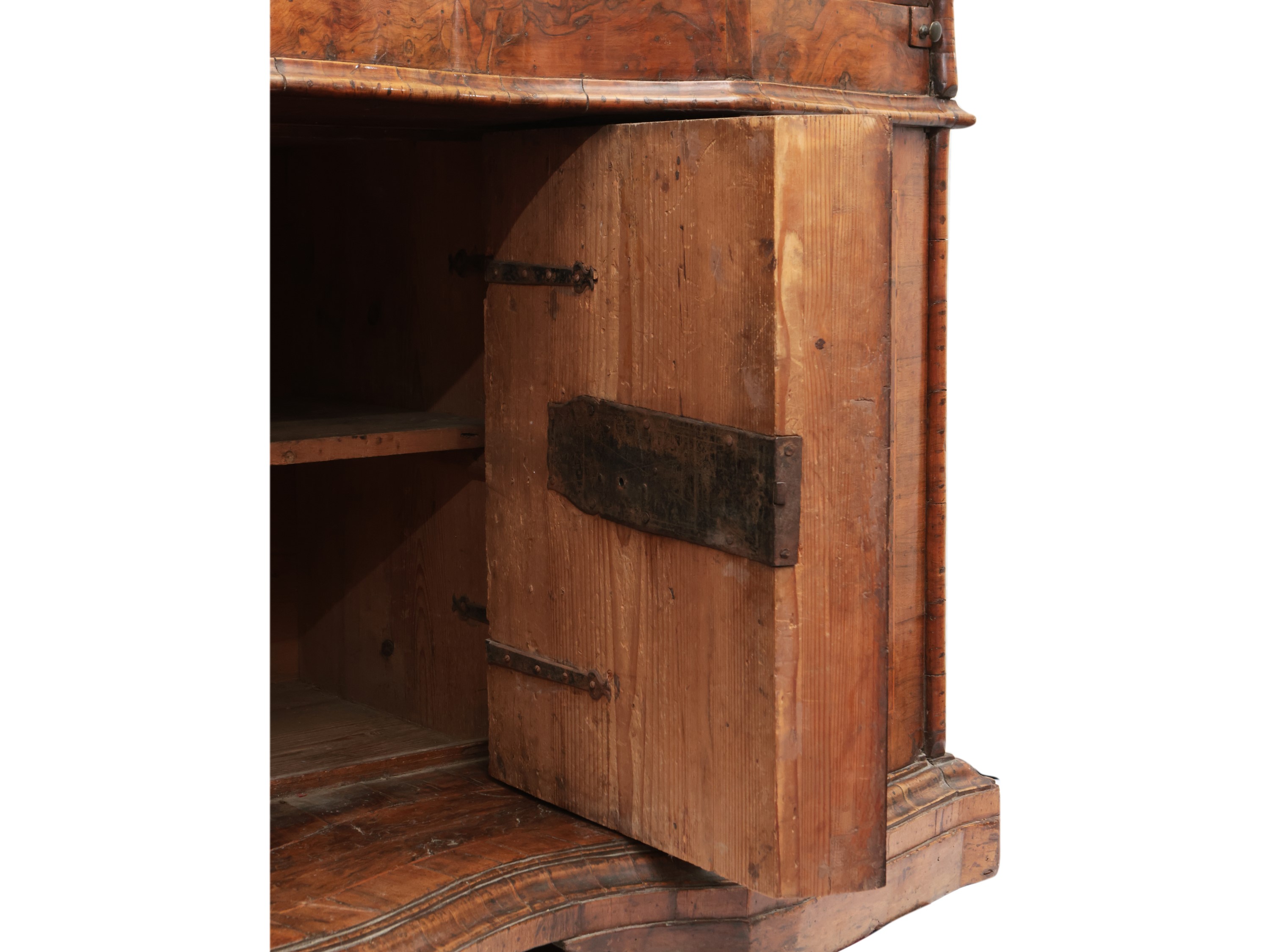 Scrittoio a ribalta impiallacciato in radica e piuma di noce