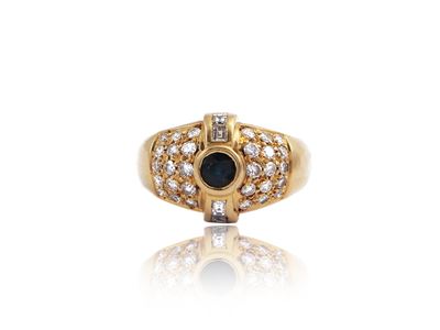 Anello a Fascia in Oro Giallo con Diamanti e Zaffiro