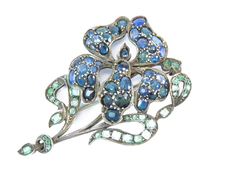 Spilla in Argento con Zaffiri e Smeraldi