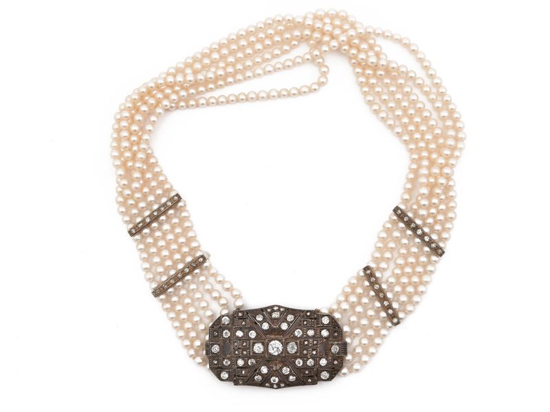 Collana Multifilo di Perle Coltivate con Fermezza ed Elementi in Argento e Diamanti