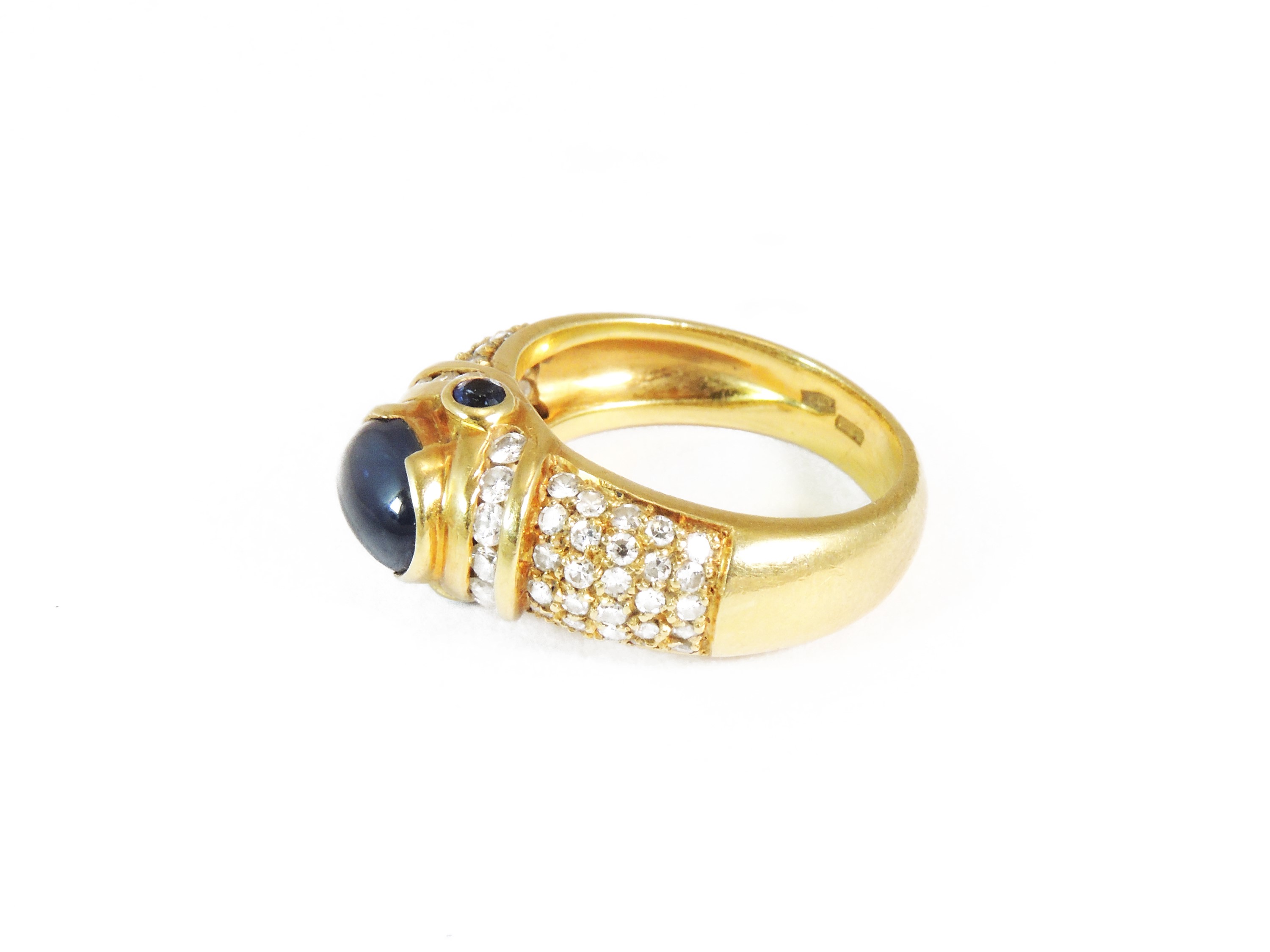 Anello in Oro Giallo con Diamanti e Zaffiri