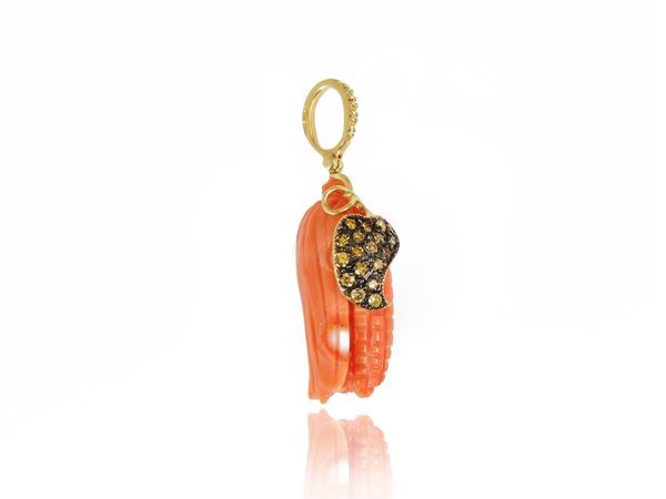 Yellow gold pendant with diamonds, yellow sapphires and orange pink coral