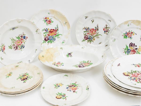 Set di piatti in terraglia, decoro Strasburgo, Società Ceramica Richard