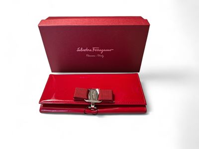Salvatore Ferragamo, Portafoglio "continental" in Vernice Rossa