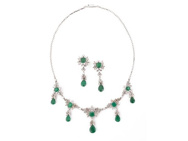 Demi Parure necklace and earrings in white gold with diamonds and emeralds