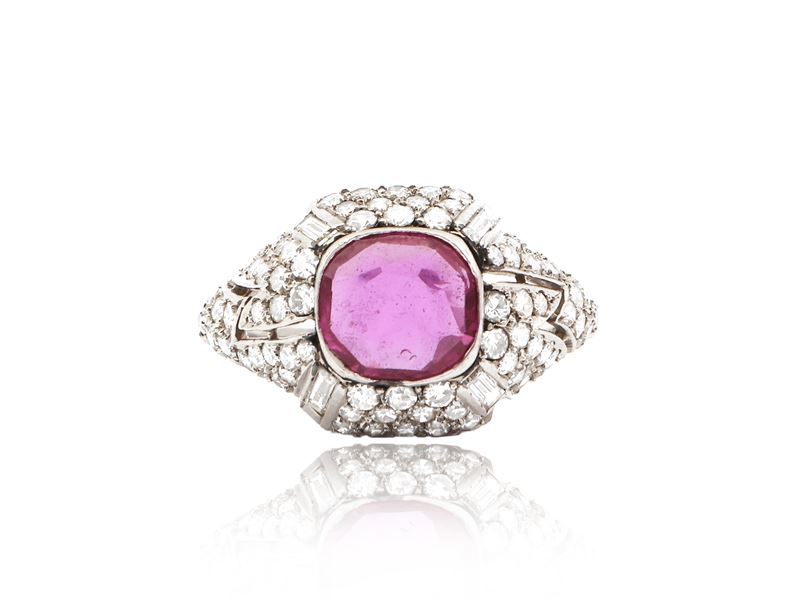Anello Decò in Platino con Diamanti e Rubino