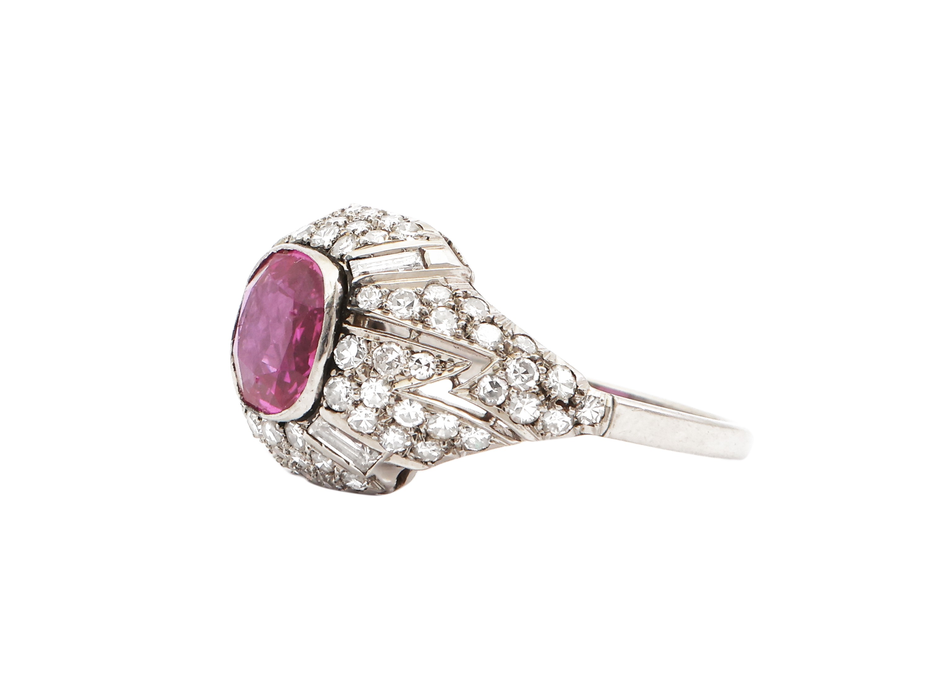 Anello Decò in Platino con Diamanti e Rubino