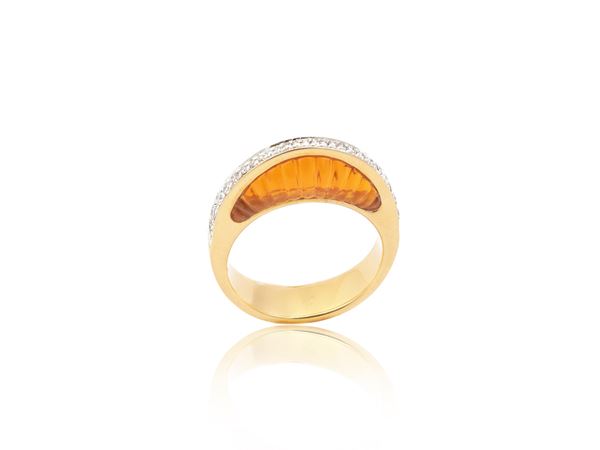Scavia Io Si, yellow and white gold ring with diamonds and engraved citrine quartz