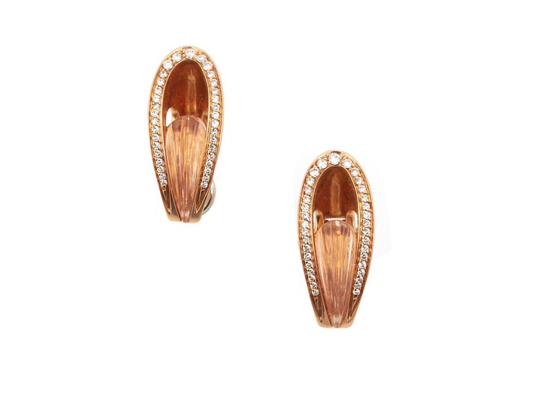 Scavia Io Si, Orecchini in Oro Rosa e Bianco con Diamanti e Quarzi Rosa Incisi