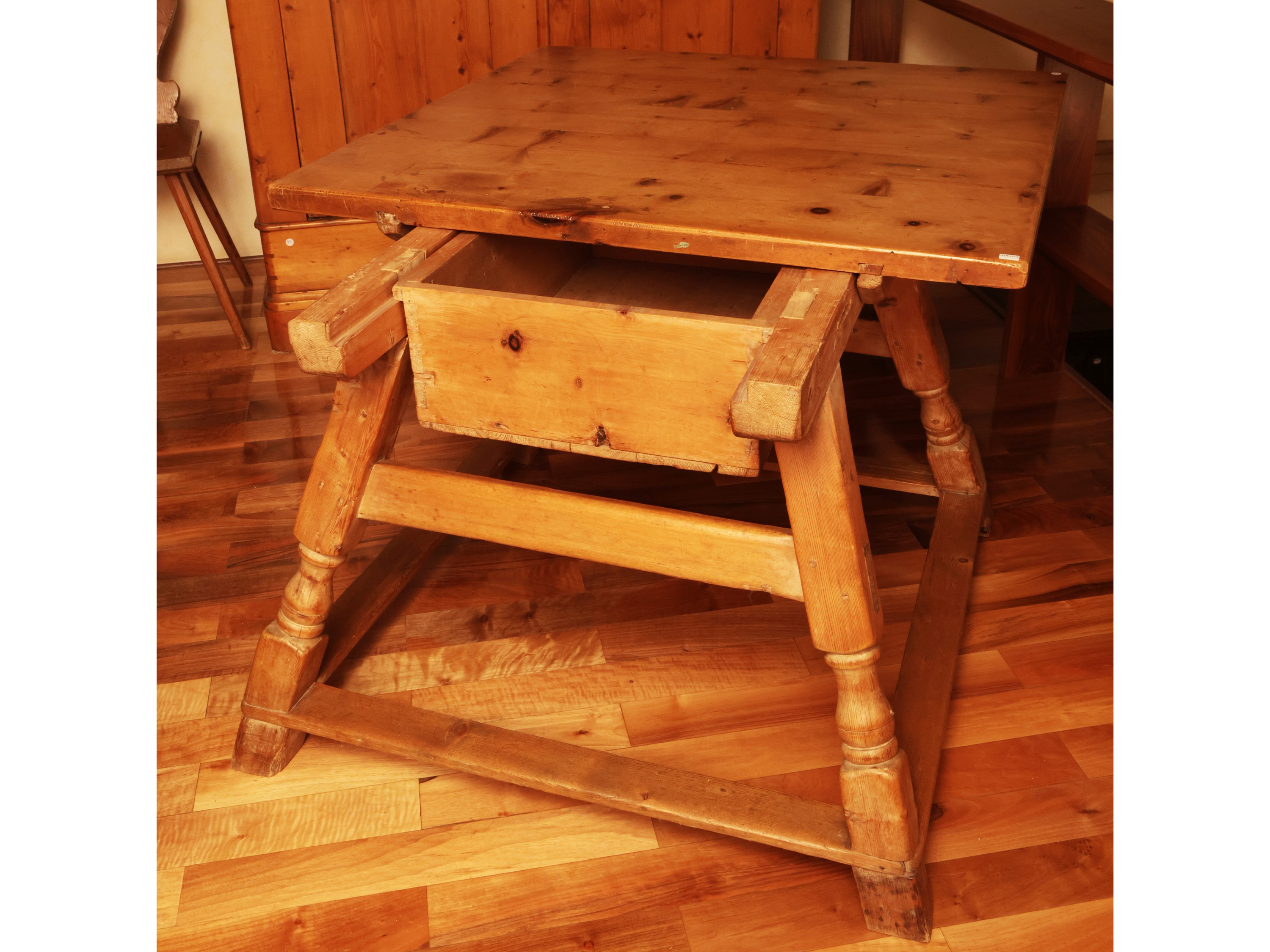 Tavolo da Pranzo Tirolese in Legno Tenero
