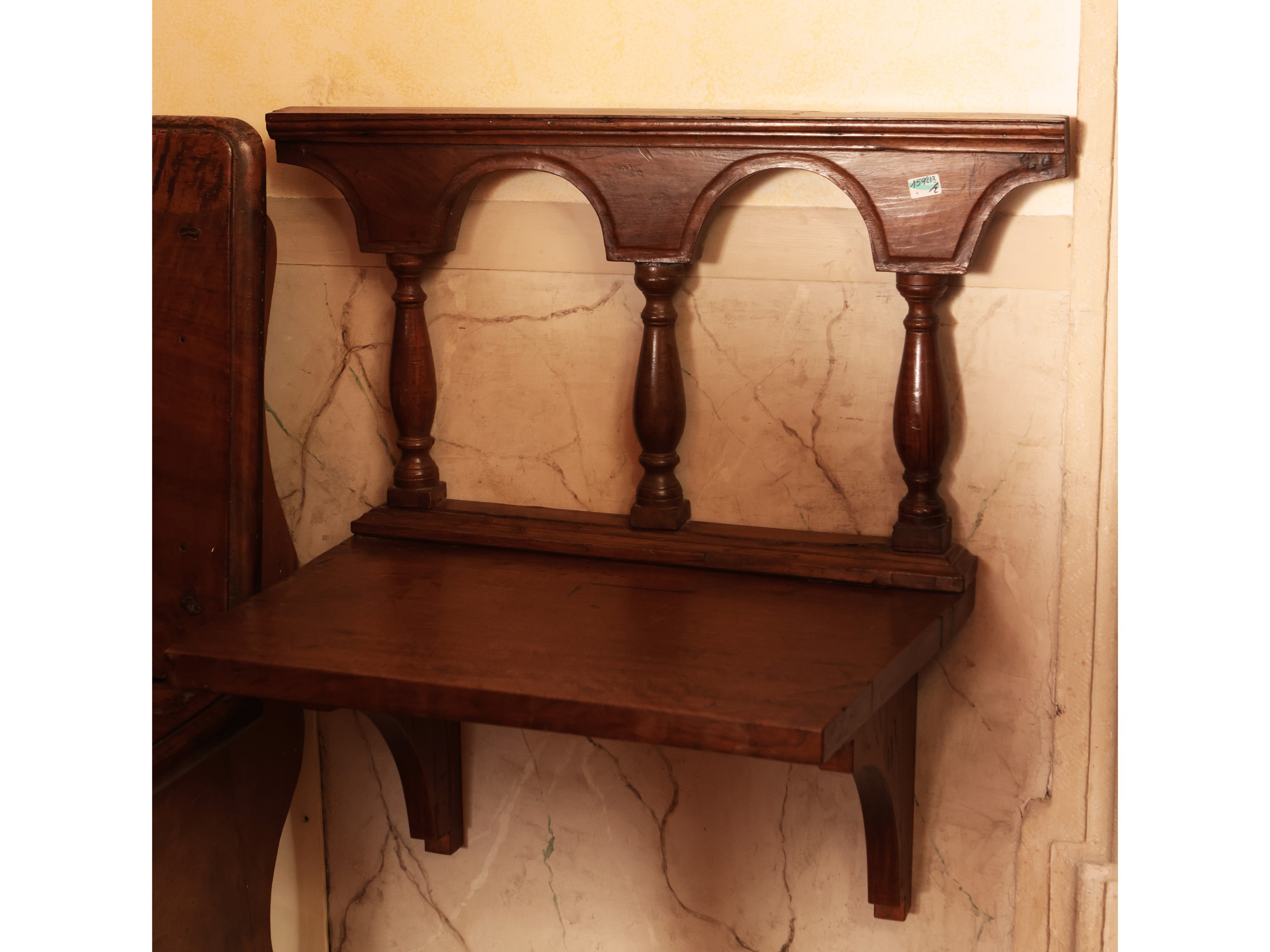 Coppia di Piccole Balaustre in Noce