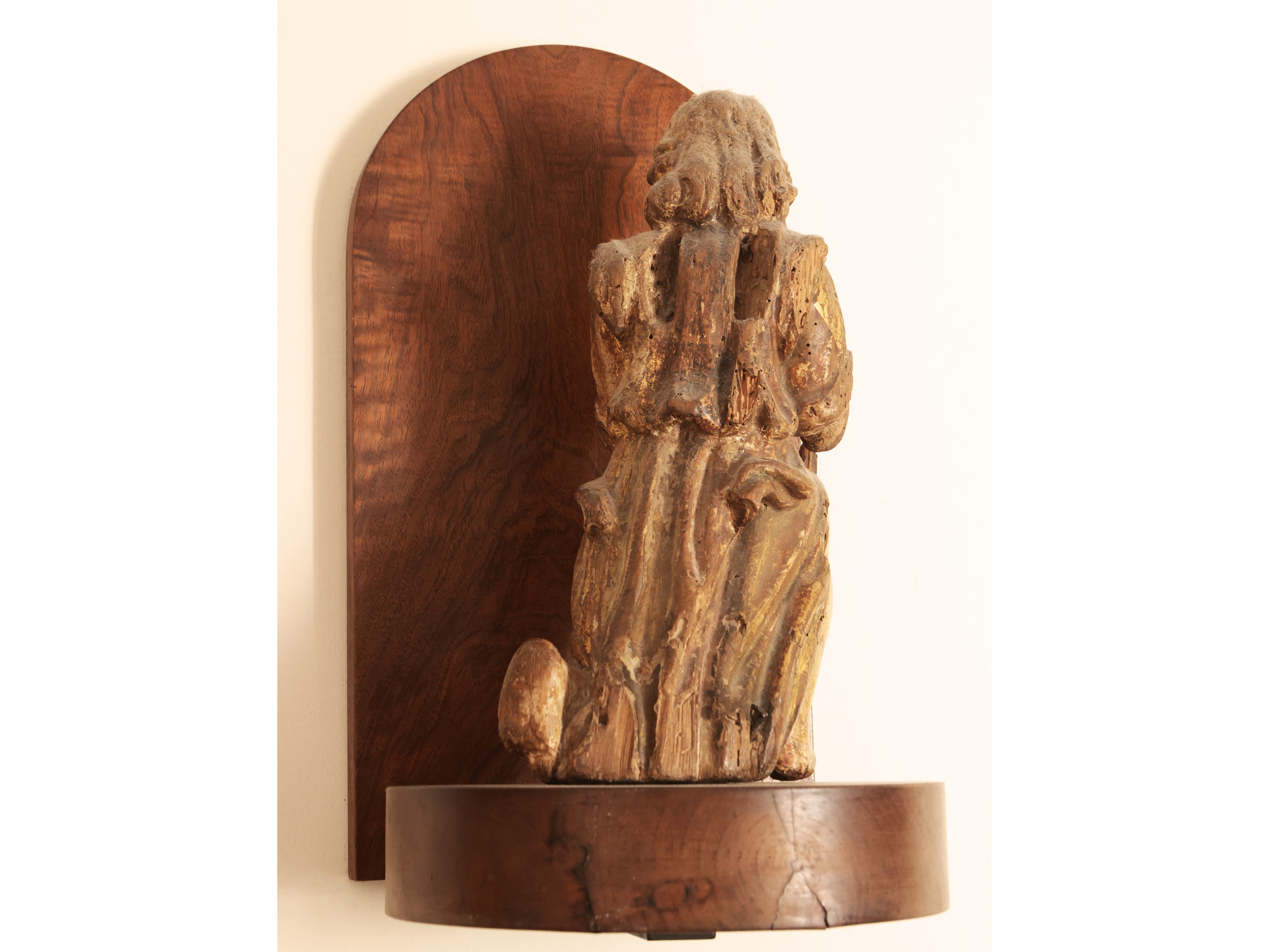 Figura in Legno Laccato e Dorato