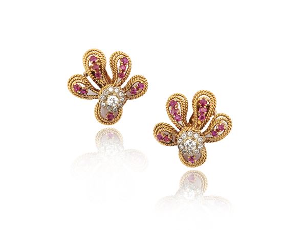 Yellow gold earrings with diamonds and rubies  (Fifties)  - Auction Jewels and Watches - Maison Bibelot - Casa d'Aste Firenze - Milano