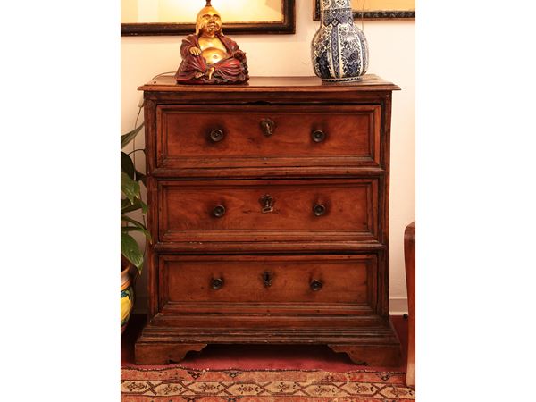 Small chest of drawers in walnut