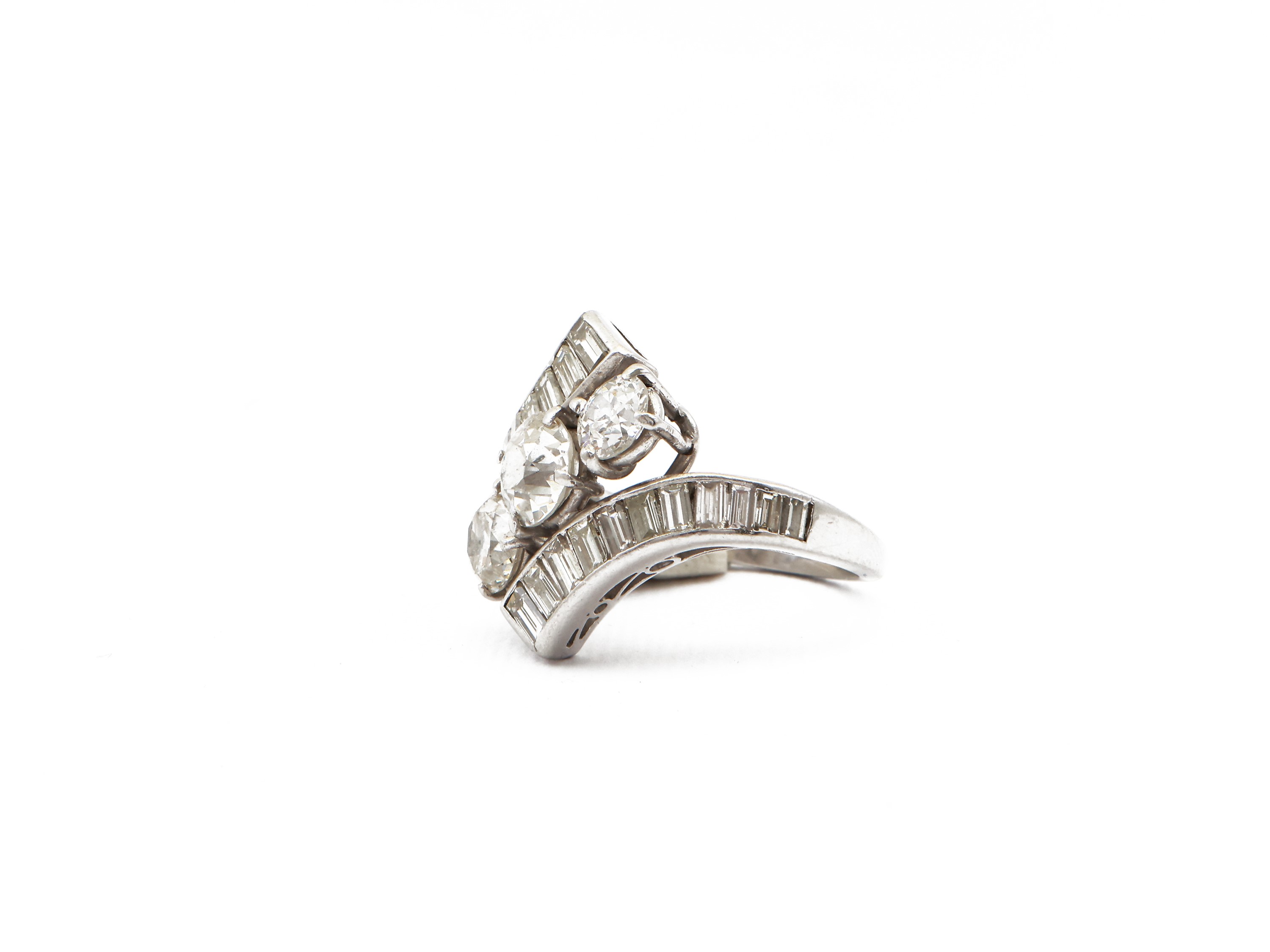 Anello in platino con diamanti