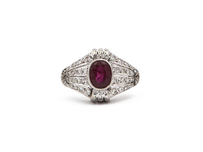 Anello Decò in Platino con Diamanti e Rubini