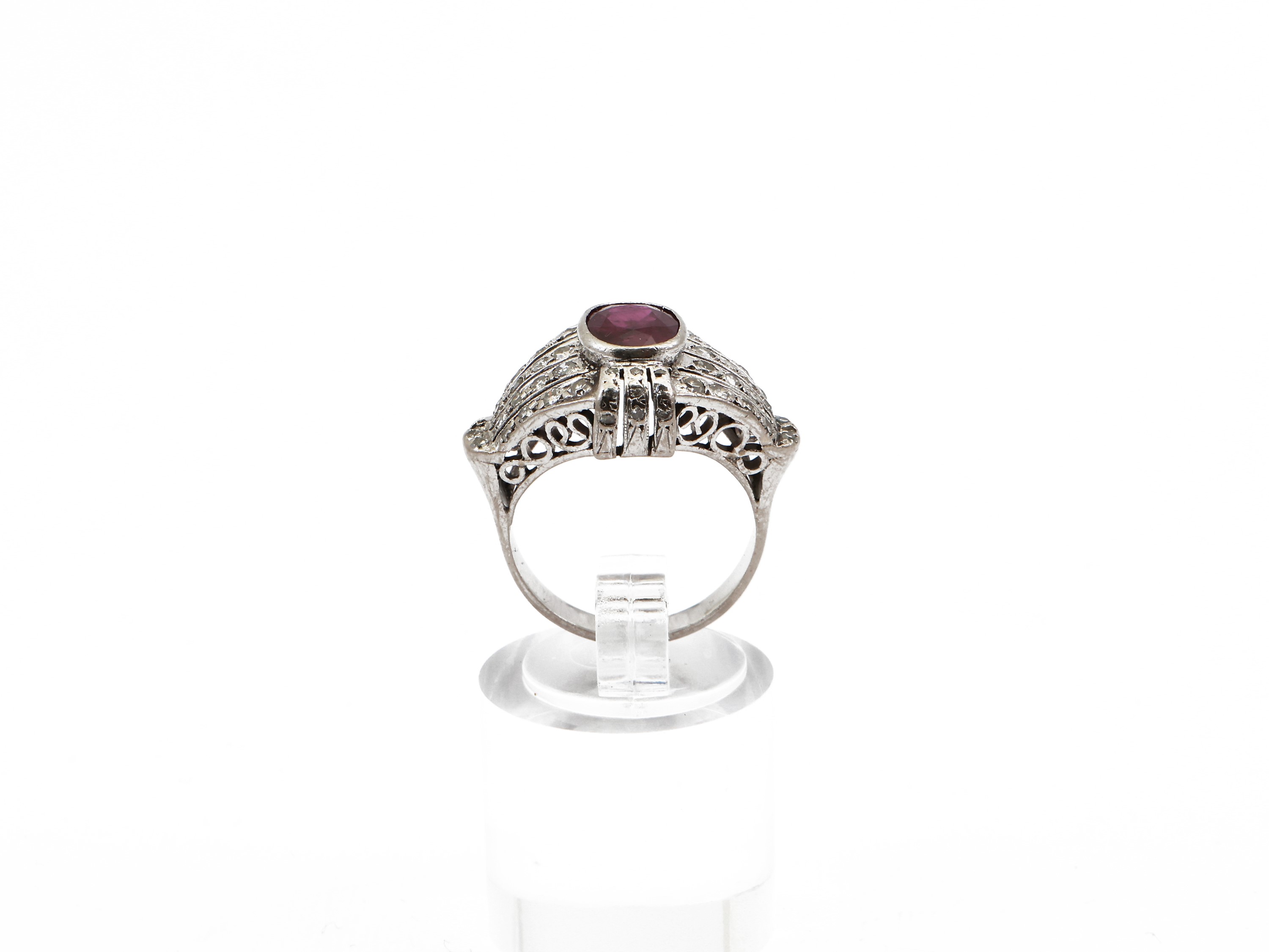 Anello Decò in Platino con Diamanti e Rubini