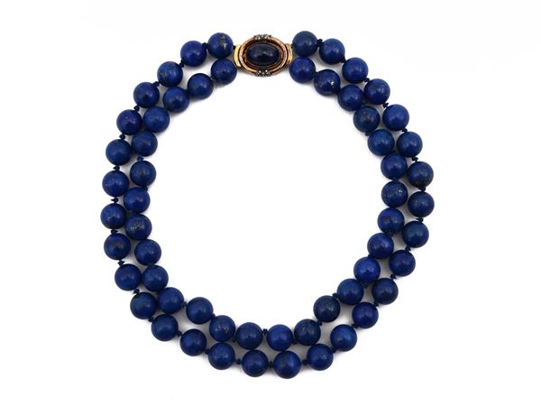 Two-strand necklace in lapis lazuli with fellow gold, silver, diamonds and lapis lazuli clasp