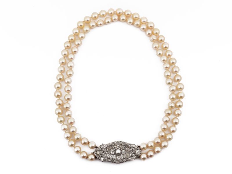 Collana Due Fili di Perle Coltivate con Fermezza Decò in Platino, Diamanti e Perla