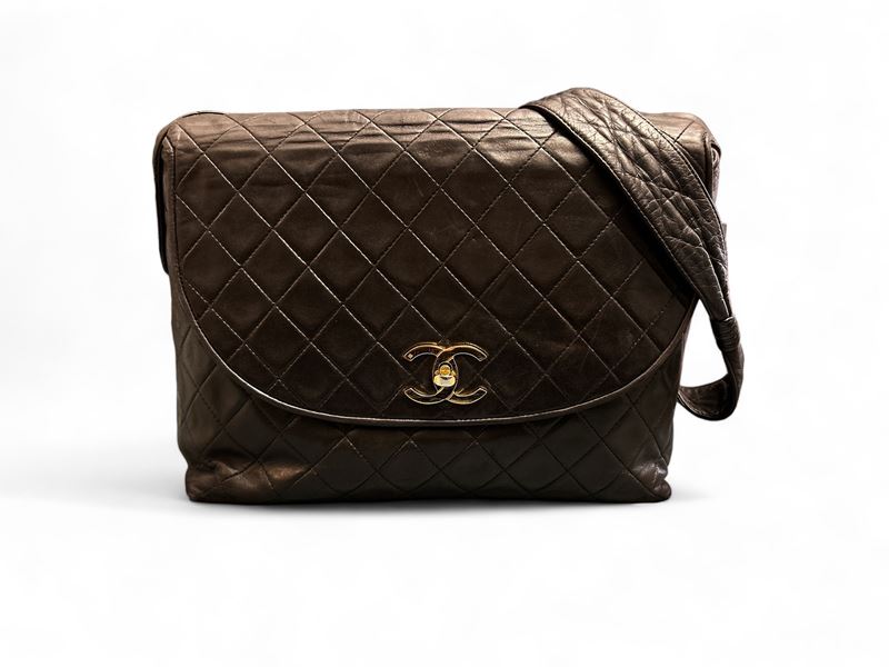 Chanel, Borsa a Spalla in Pelle Nera Matelassè