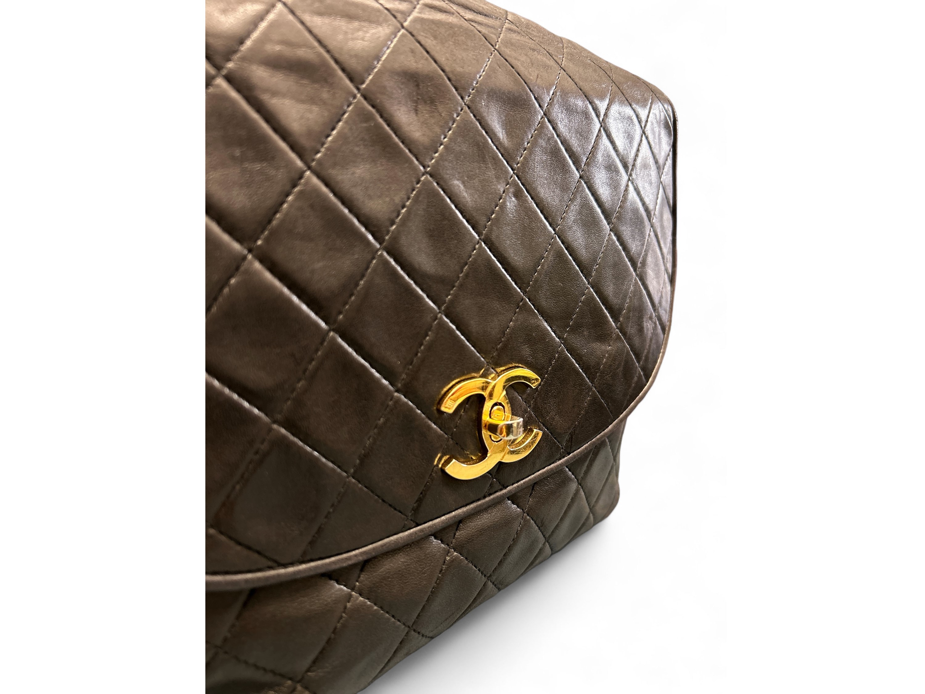 Chanel, Borsa a Spalla in Pelle Nera Matelassè
