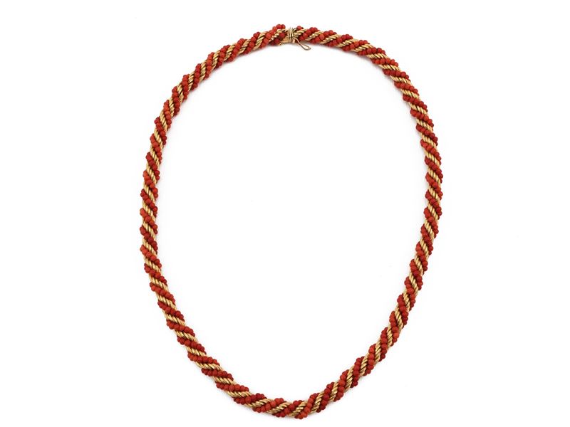 Collana in Oro Giallo e Corallo Rosso Arancio