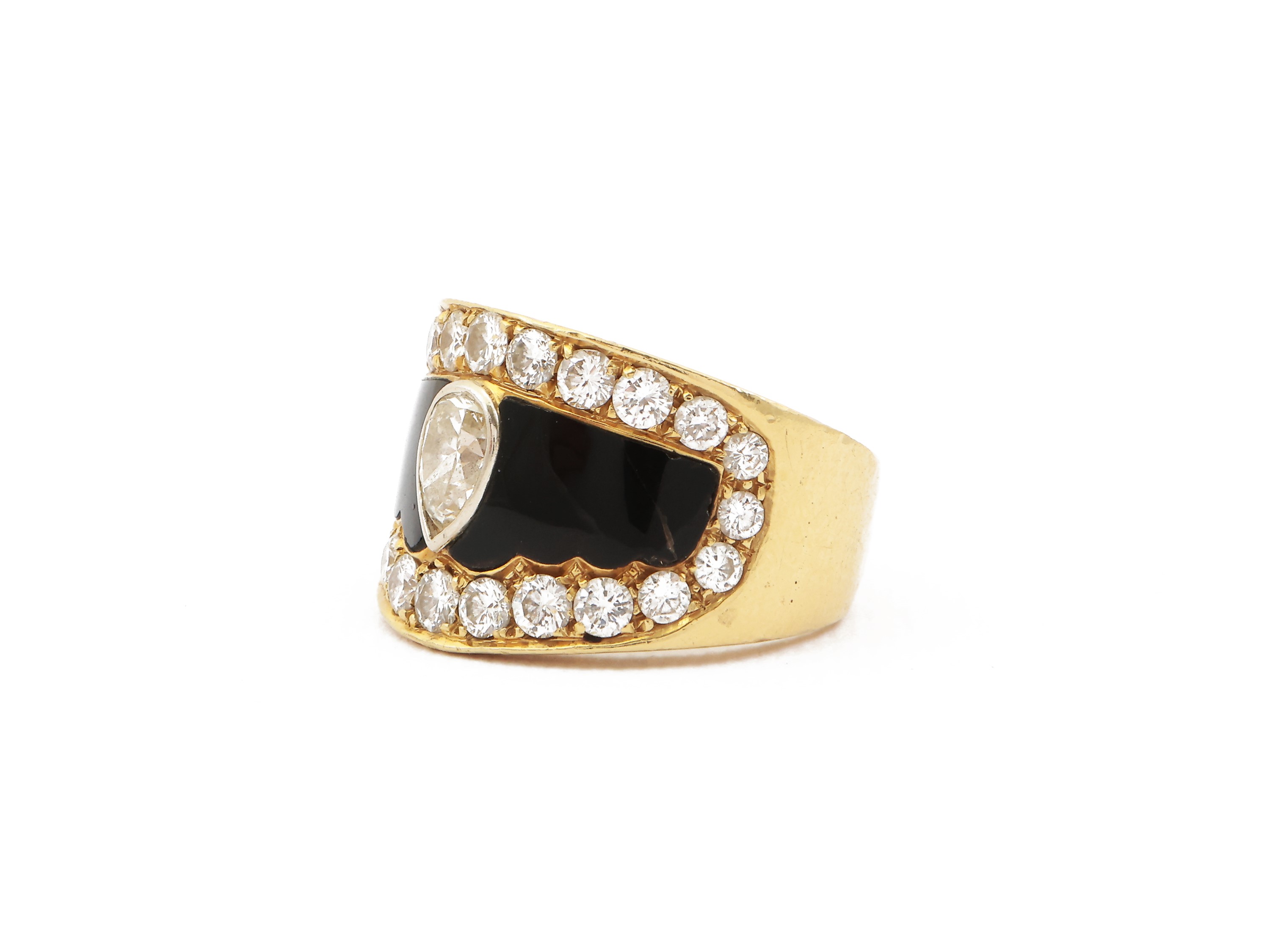 Anello a Fascia in Oro Giallo con Diamanti e Onice