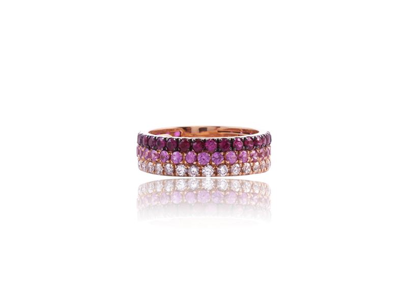 Anello in Oro Rosa con Diamanti, Rubini e Corindoni Rosa
