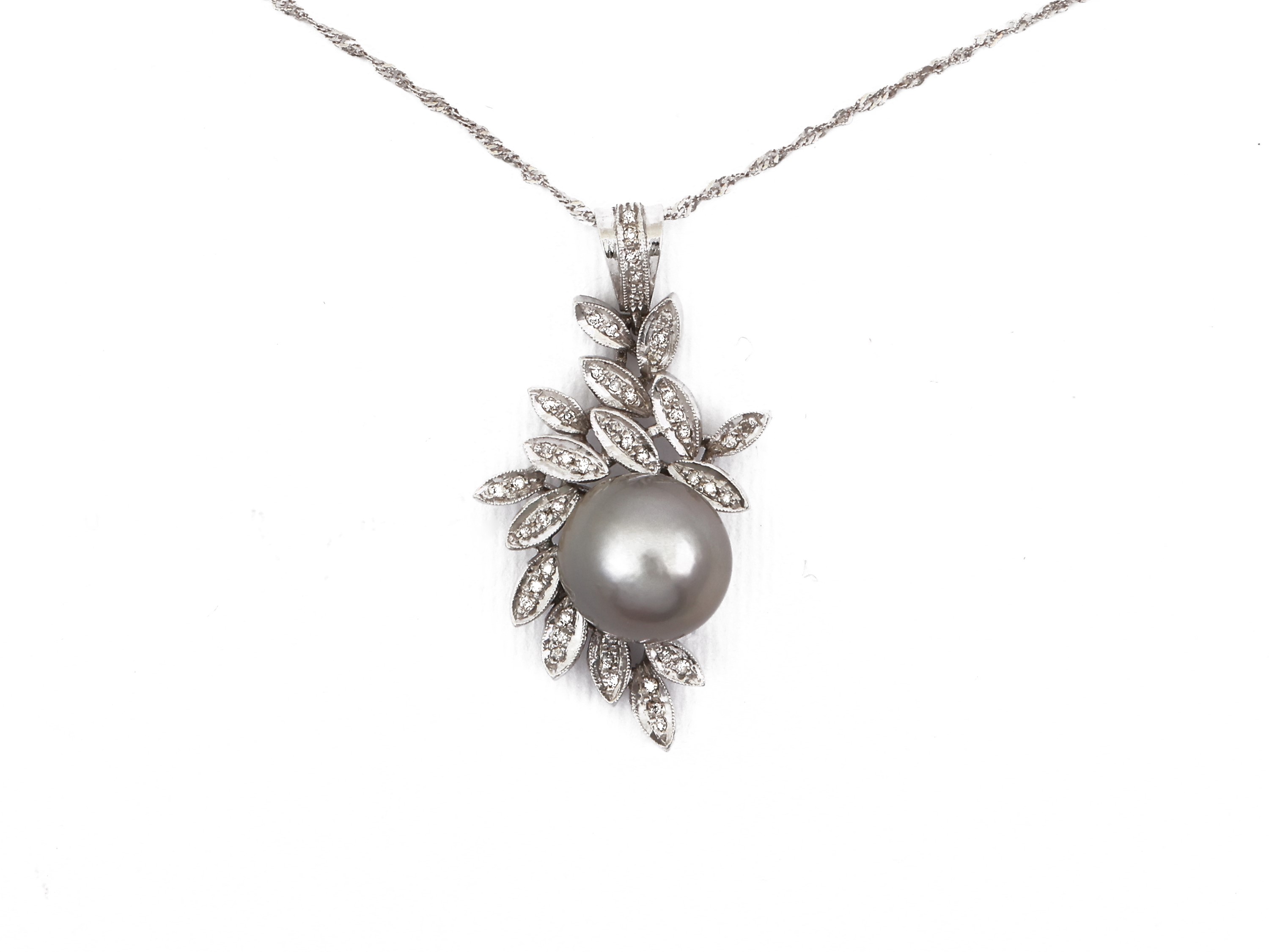 Catenina e Pendente Pendente in Oro Bianco con Diamanti e Perla Thaiti Silver