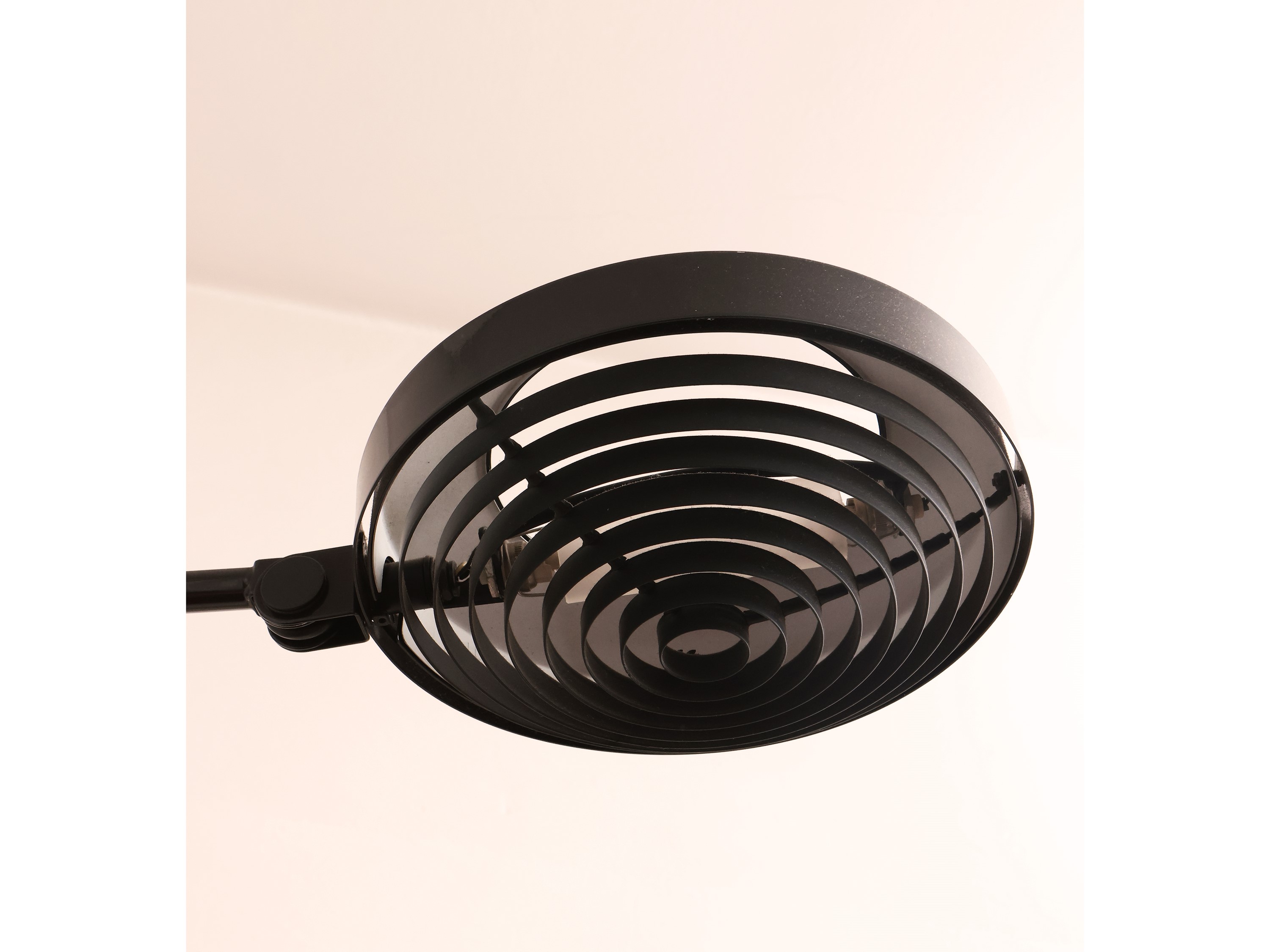Lampada da Terra Elle, Tommaso Cimini, Lumina