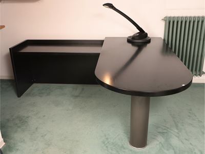 Grande Scrivania in Laminato Nero di Foggia Moderna