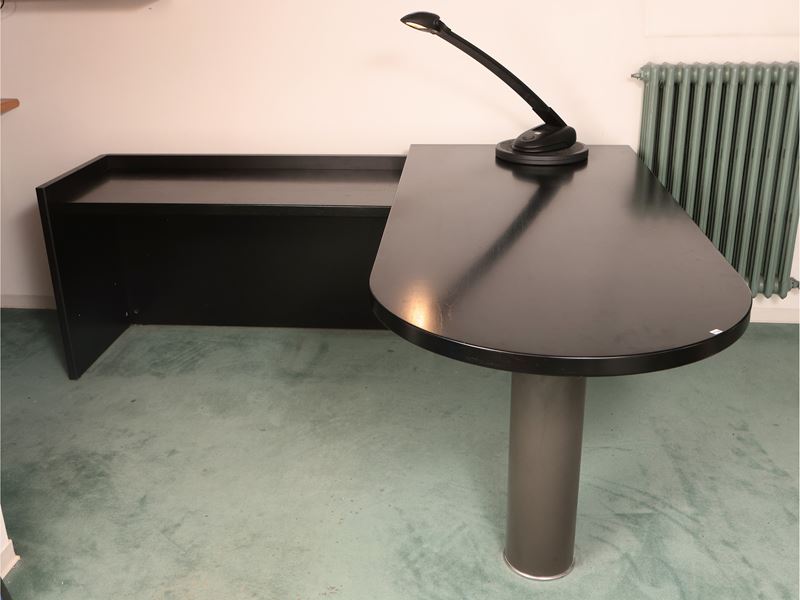 Grande Scrivania in Laminato Nero di Foggia Moderna