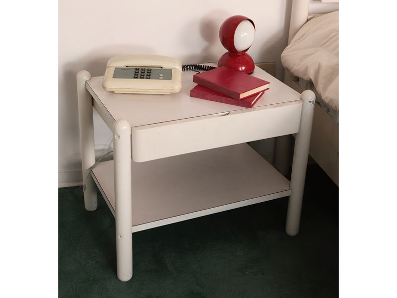 Coppia di Comodini in Legno Laccato Bianco, Poltronova