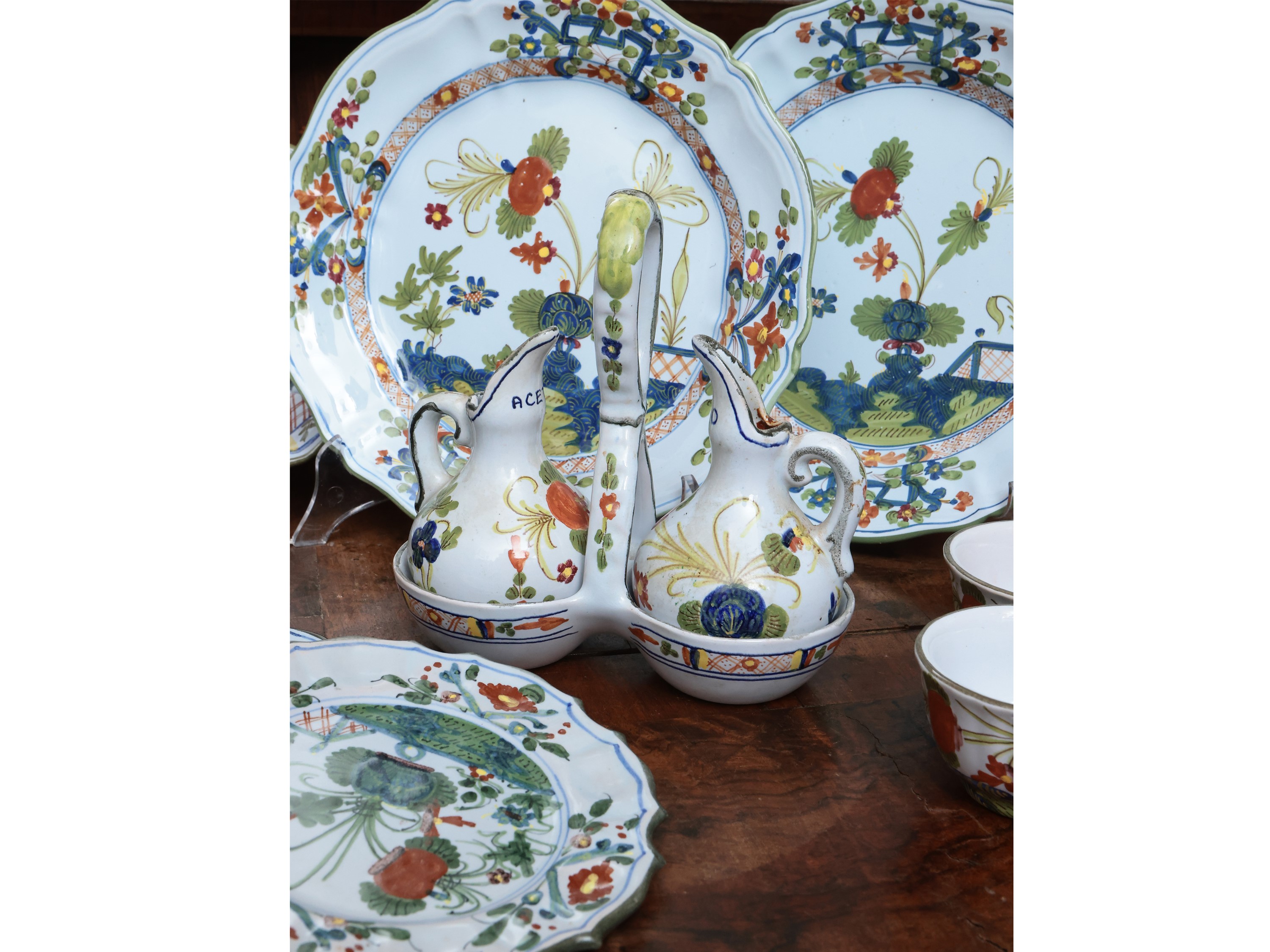 Assortimento di Accessori per la Tavola in Ceramica, Faenza