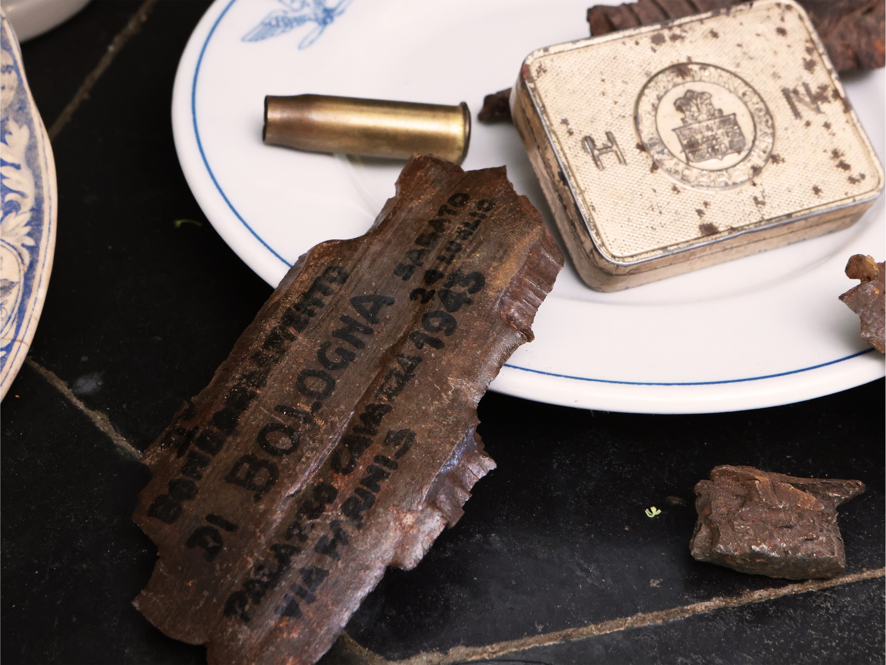 Militaria