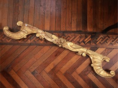 Fregio Sovrapporta in Legno Intagliato e Dorato