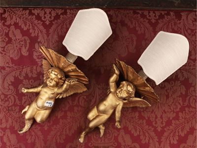 Coppia di Piccole Mensole in Legno Intagliato e Dorato