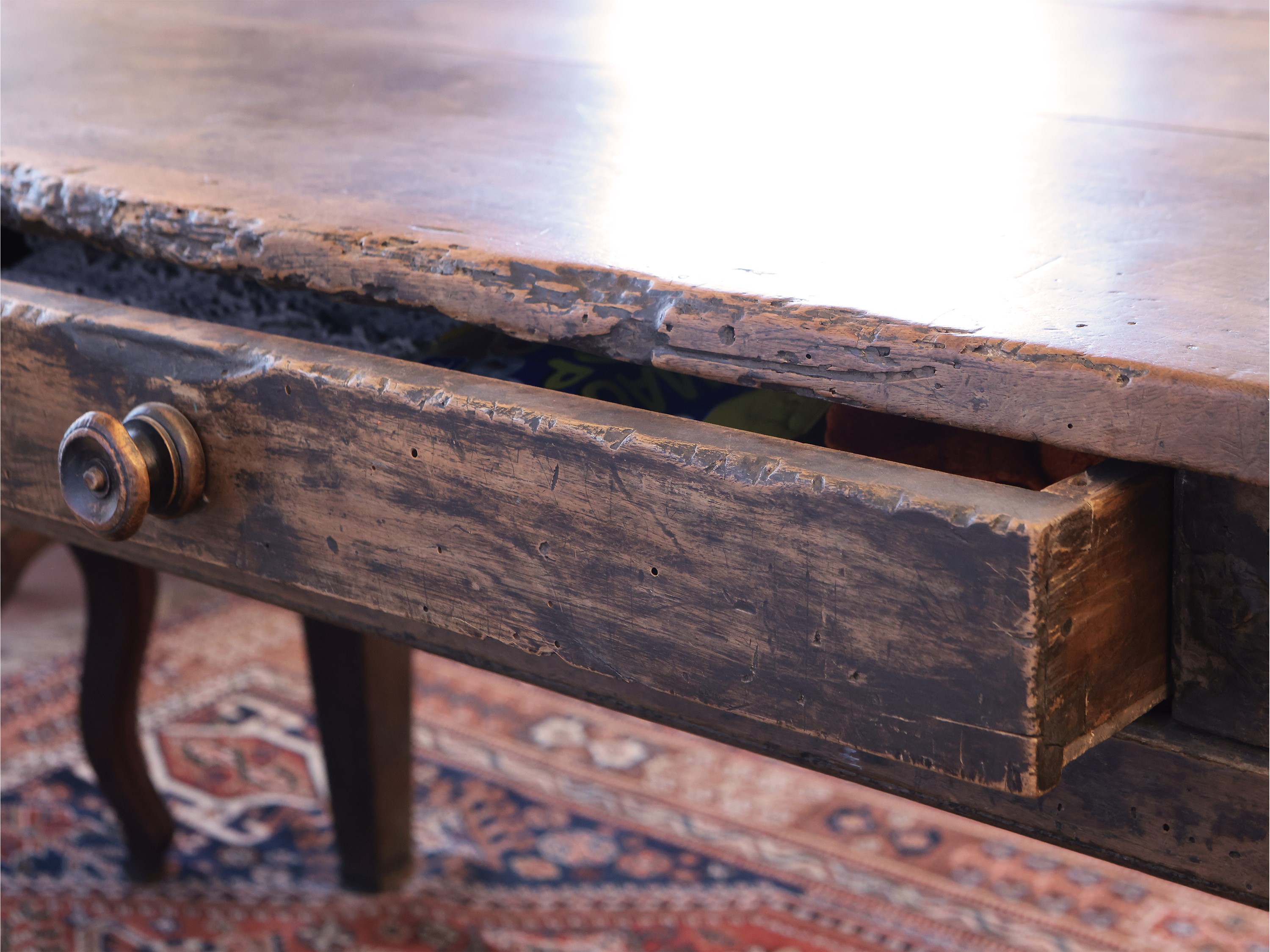 Tavolo Rustico in Noce e Legno Tenero