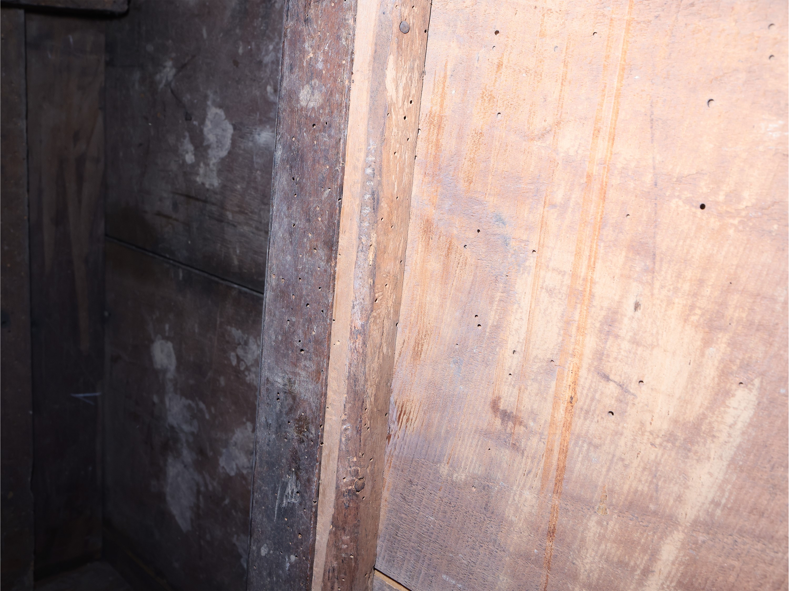 Tavolo Rustico in Noce e Legno Tenero
