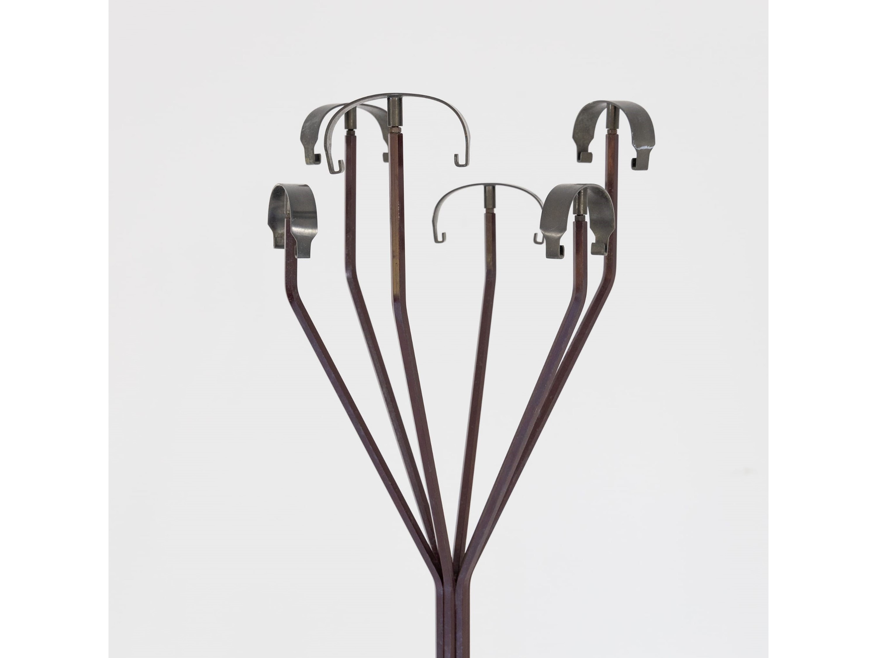 Appendiabiti Erato, Bbpr ( Barbariano di Belgioso, Peressutti e Rogers) per Artemide