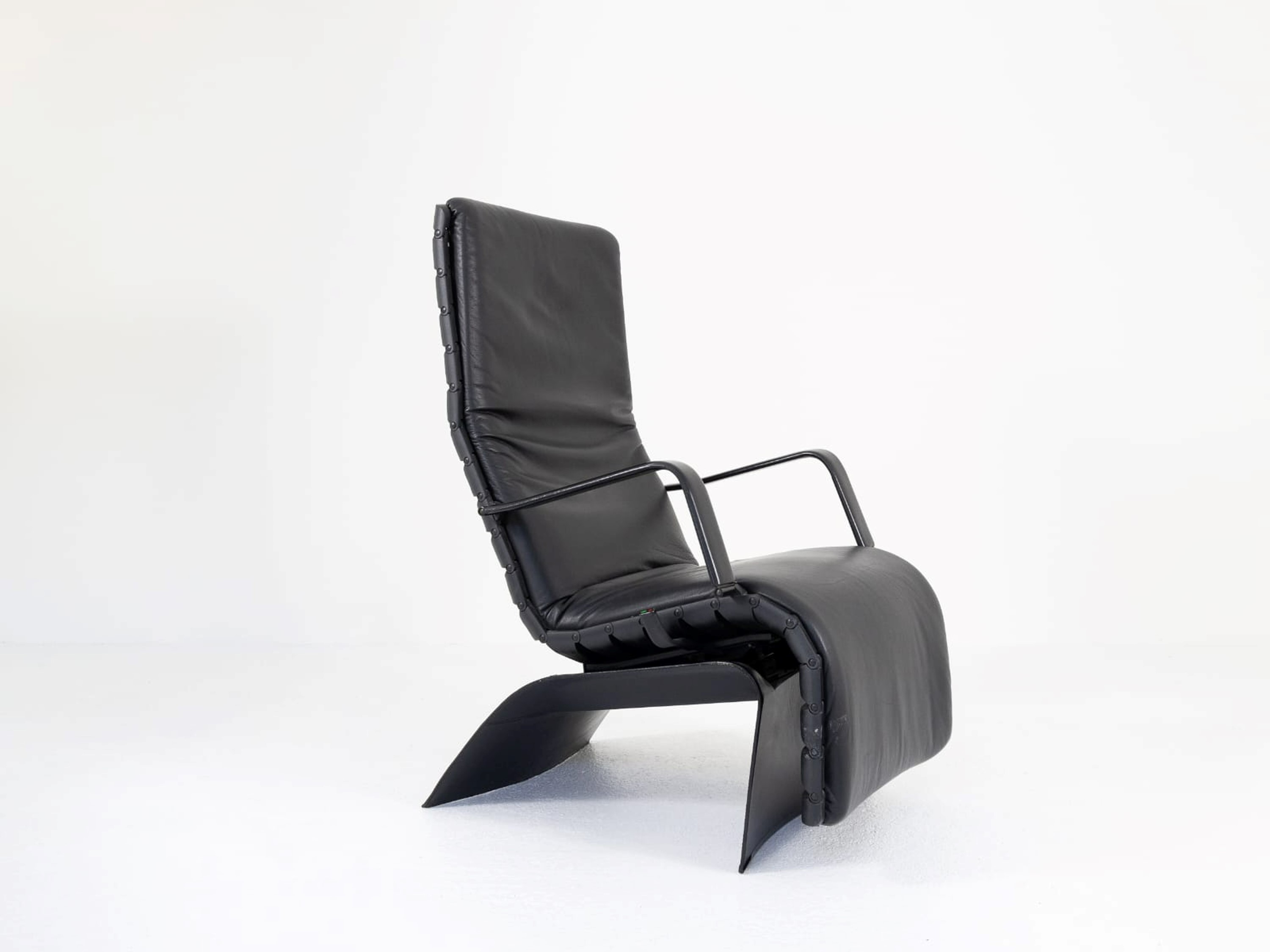 Poltrona Chaise Longue Frau Modello Antropovarius, di Ferdinand Porsche