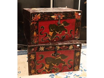 Coppia di Bauletti Orientali in Legno Laccato