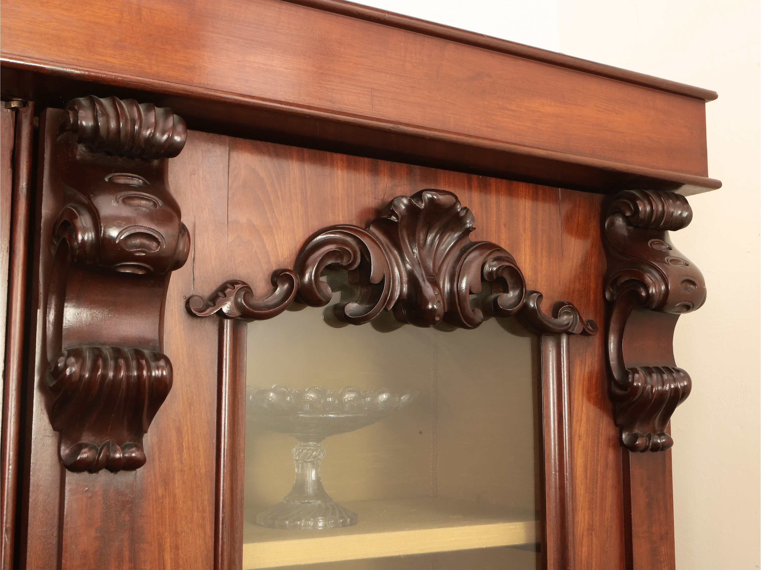 Credenza a Due Corpi in Mogano