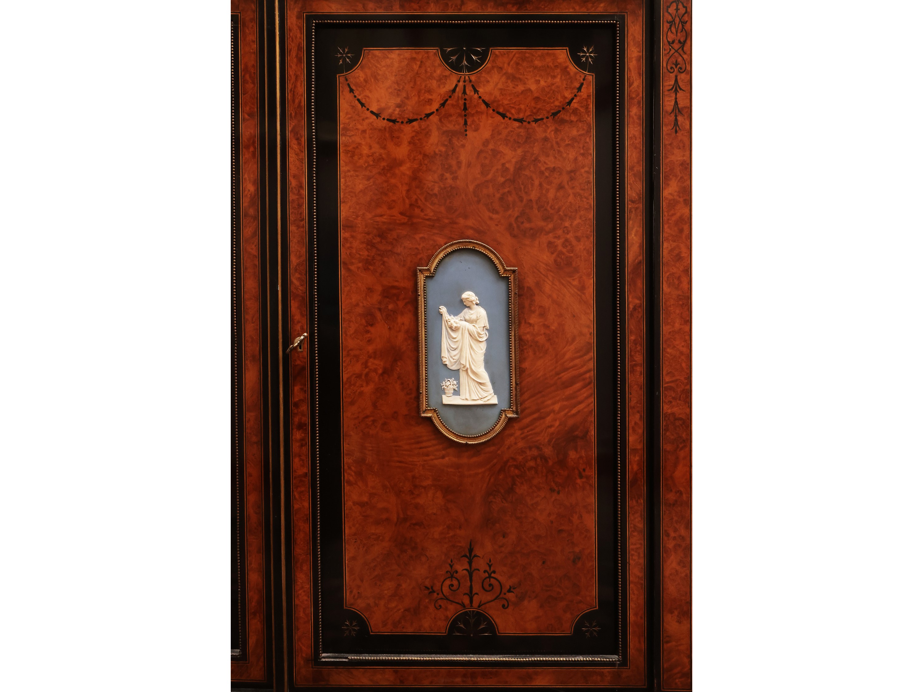 Credenza Impiallacciata in Radica di Noce e Legno Ebanizzato