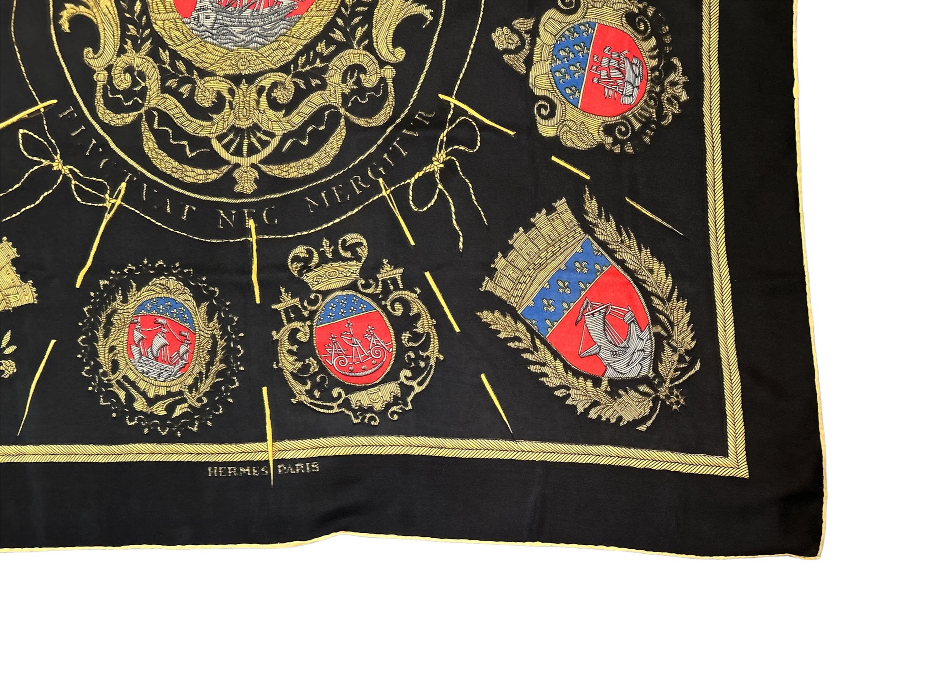Hermès, Foulard in Seta "les Armes De Paris" di Hugo Grygkar