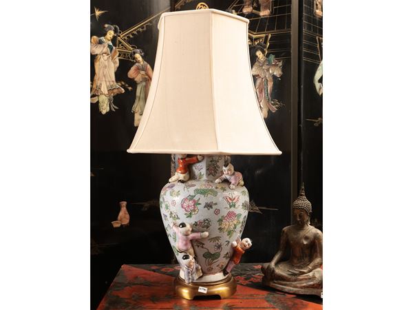 Porcelain table lamp