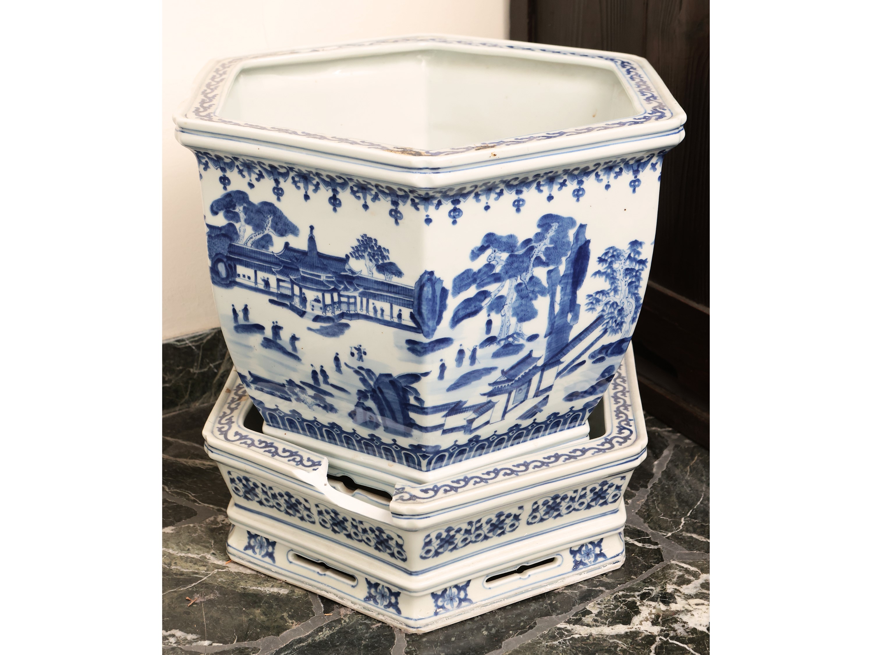 Coppia di Portavasi in Porcellana, Cina XX Secolo