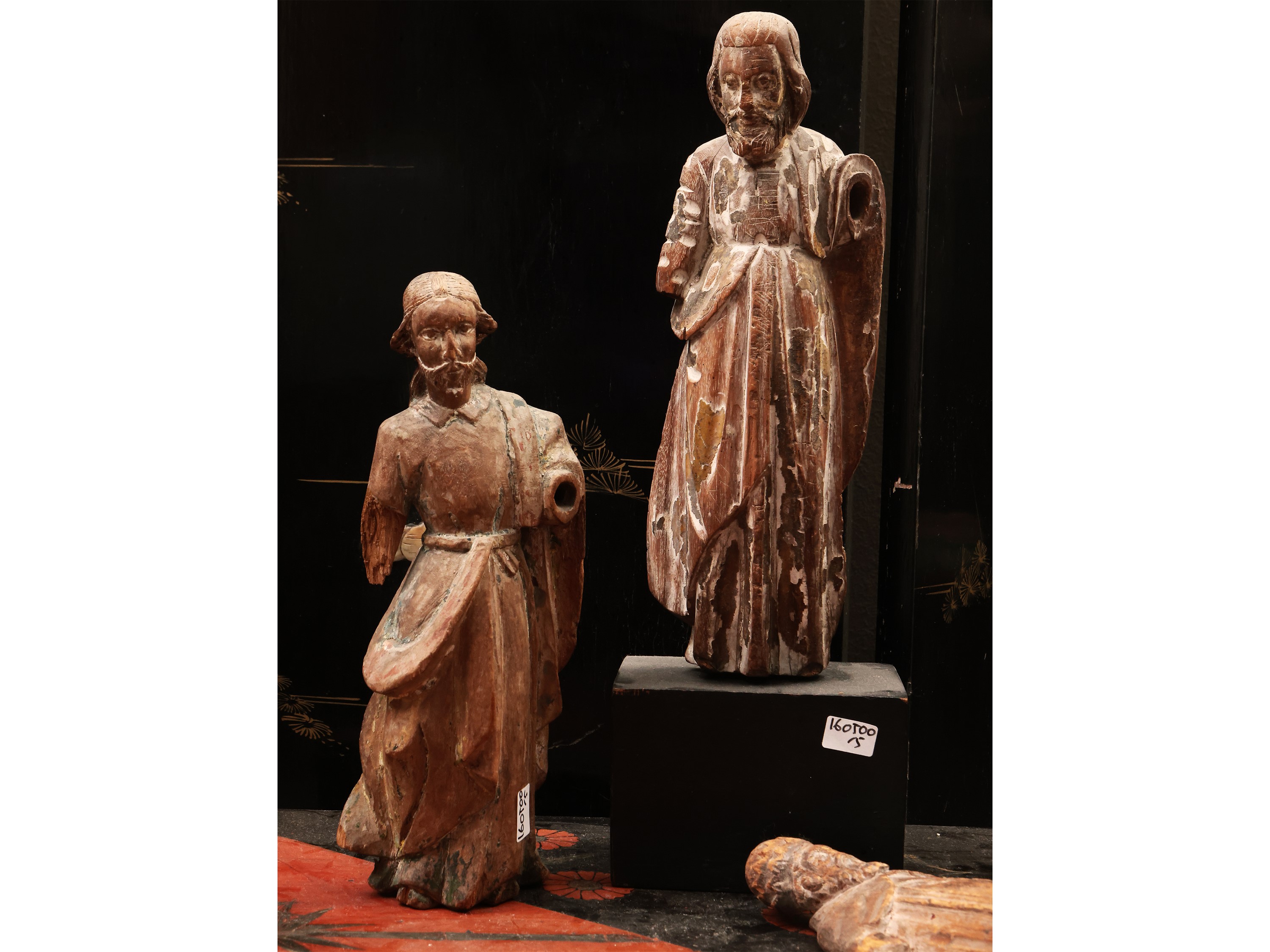 Cinque Figure Lignee, Probabile Arte Orientale